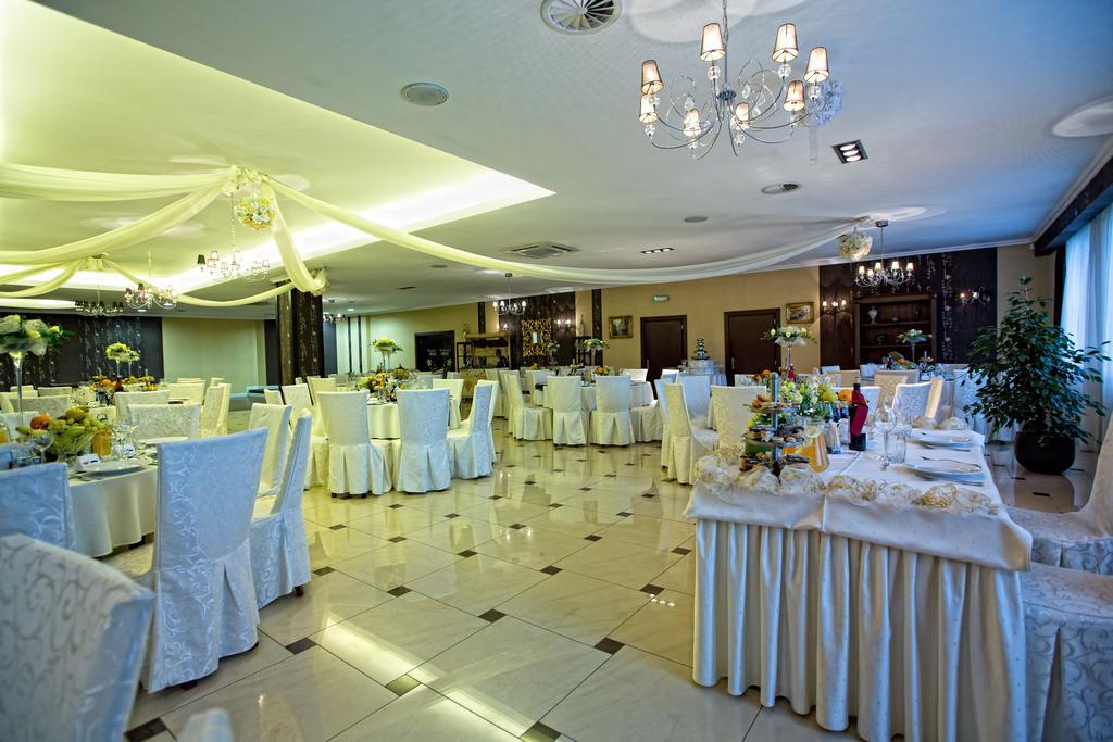 Hotel Gold Debica  Exterior photo